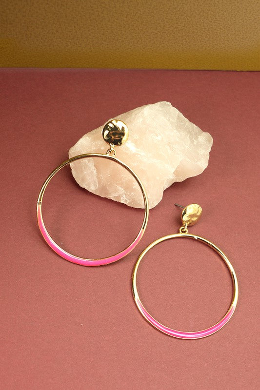 STATEMENT COLOR HOOP EARRINGS